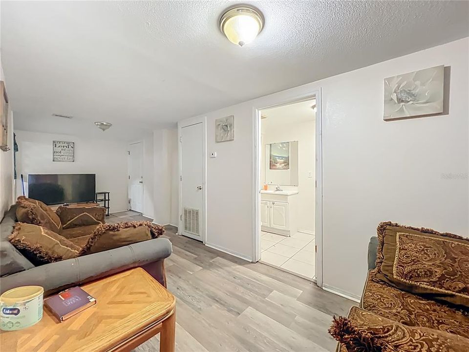 待售: $450,000 (5 贝兹, 0 浴室, 2341 平方英尺)