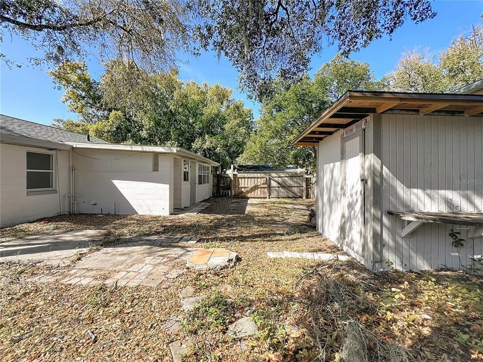 待售: $450,000 (5 贝兹, 0 浴室, 2341 平方英尺)