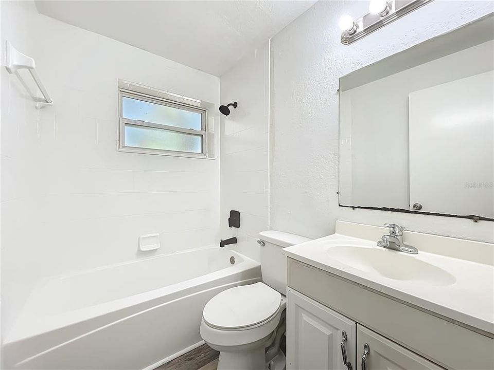 待售: $450,000 (5 贝兹, 0 浴室, 2341 平方英尺)