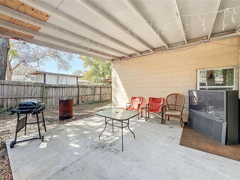 待售: $450,000 (5 贝兹, 0 浴室, 2341 平方英尺)