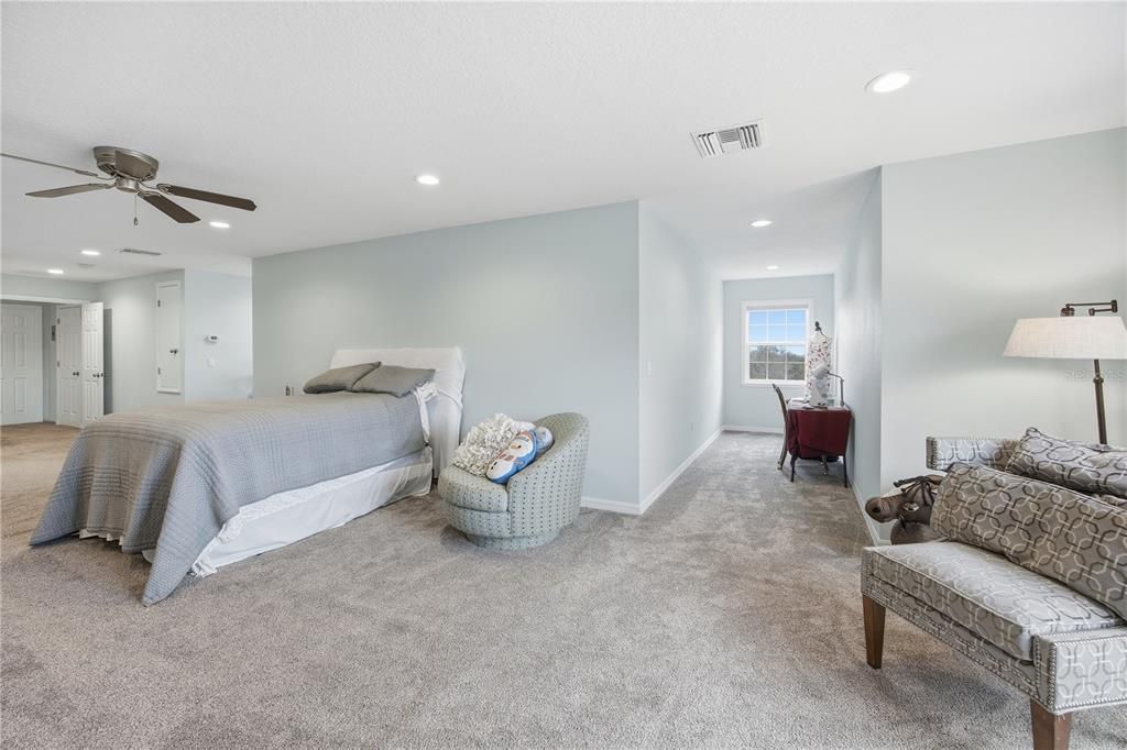 For Sale: $1,200,000 (5 beds, 3 baths, 3502 Square Feet)