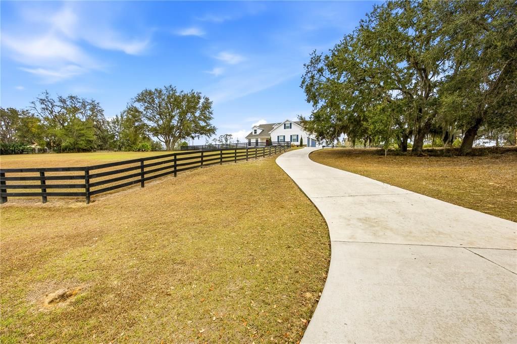 For Sale: $1,200,000 (5 beds, 3 baths, 3502 Square Feet)