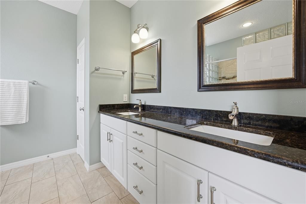 For Sale: $1,200,000 (5 beds, 3 baths, 3502 Square Feet)