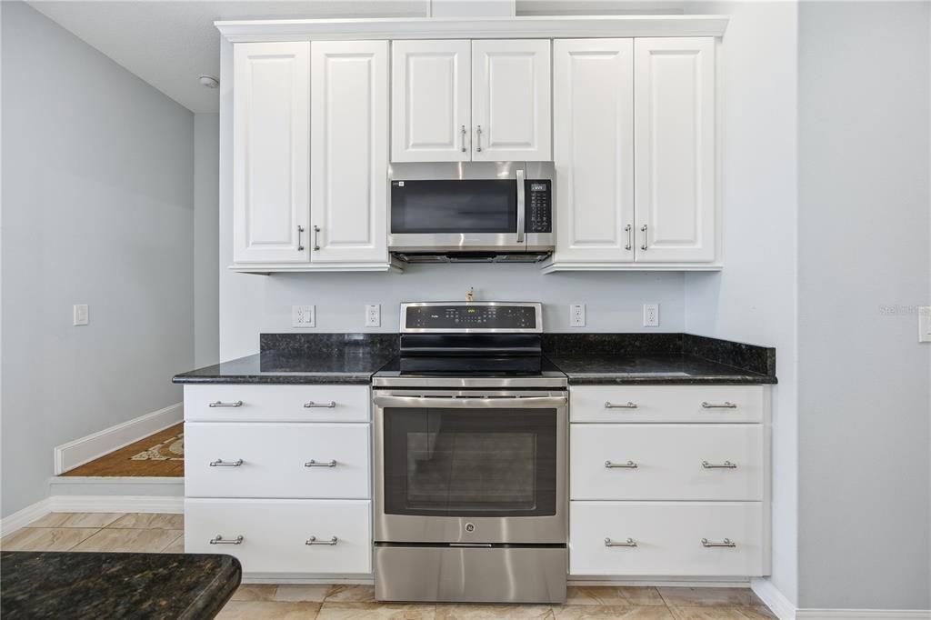 For Sale: $1,200,000 (5 beds, 3 baths, 3502 Square Feet)