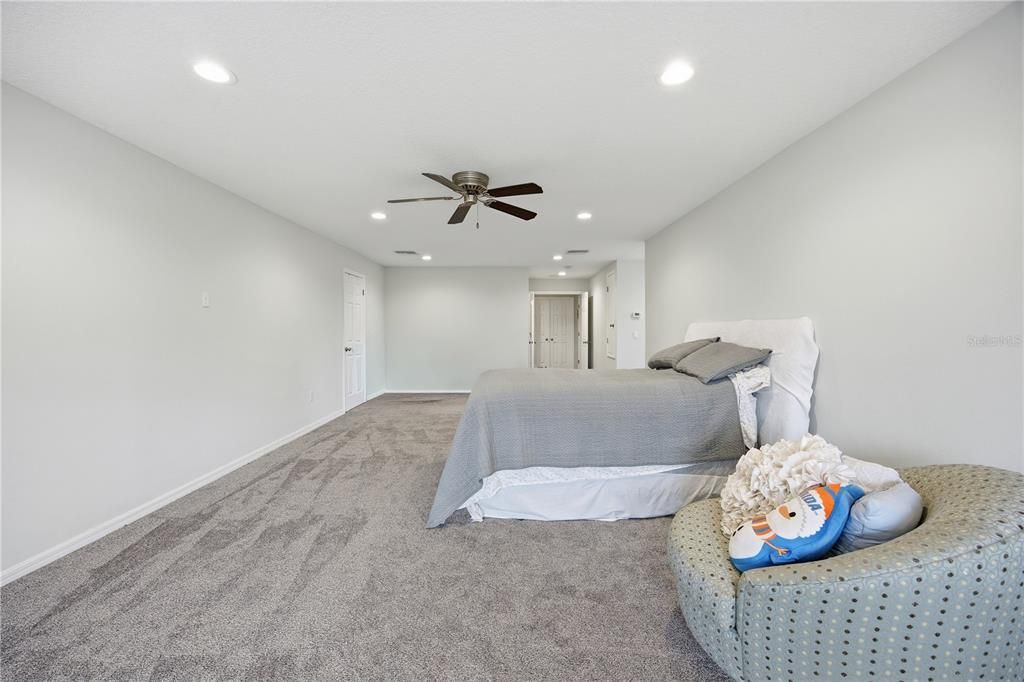 For Sale: $1,200,000 (5 beds, 3 baths, 3502 Square Feet)