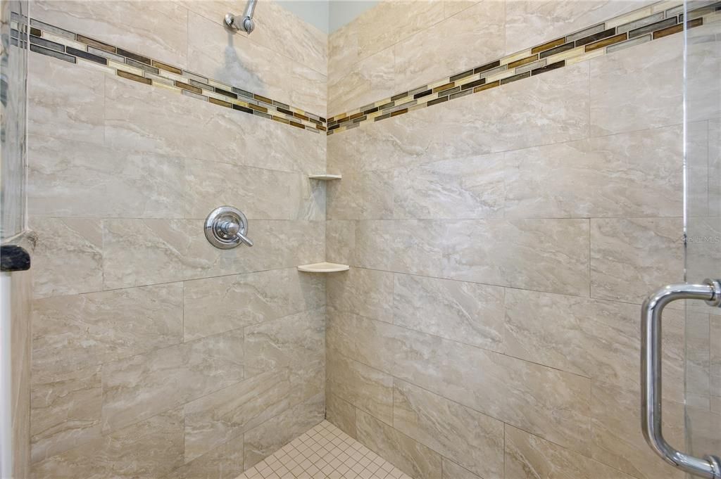 For Sale: $1,200,000 (5 beds, 3 baths, 3502 Square Feet)