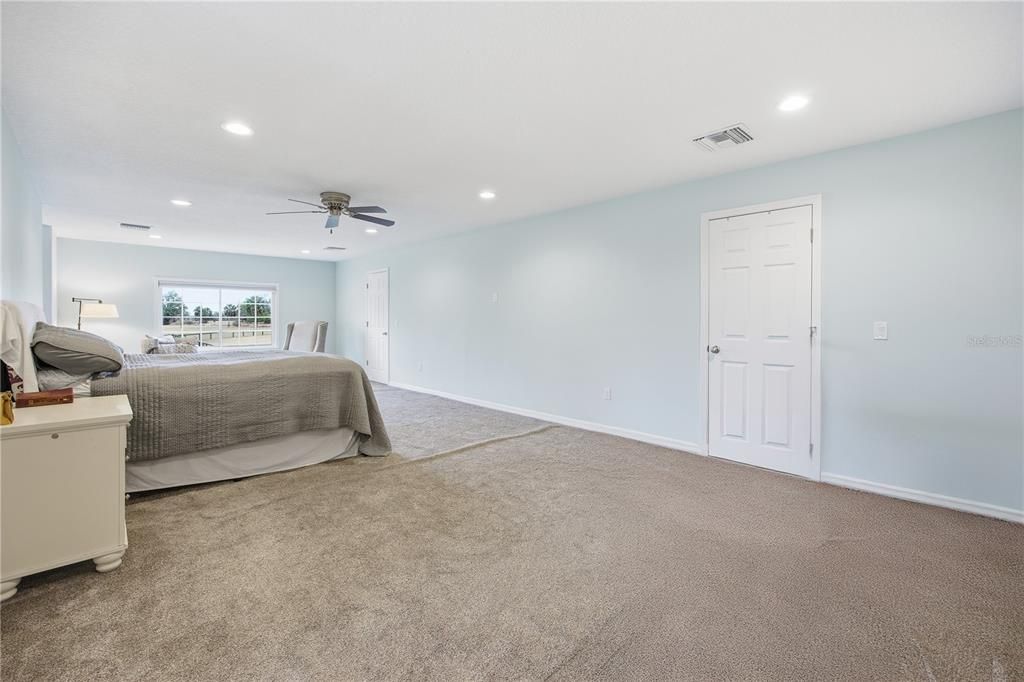 For Sale: $1,200,000 (5 beds, 3 baths, 3502 Square Feet)