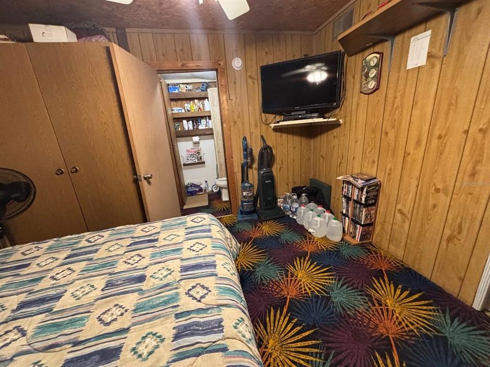 На продажу: $89,900 (3 спален, 1 ванн, 712 Квадратных фут)