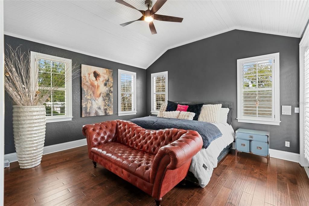 For Sale: $969,000 (4 beds, 3 baths, 2692 Square Feet)