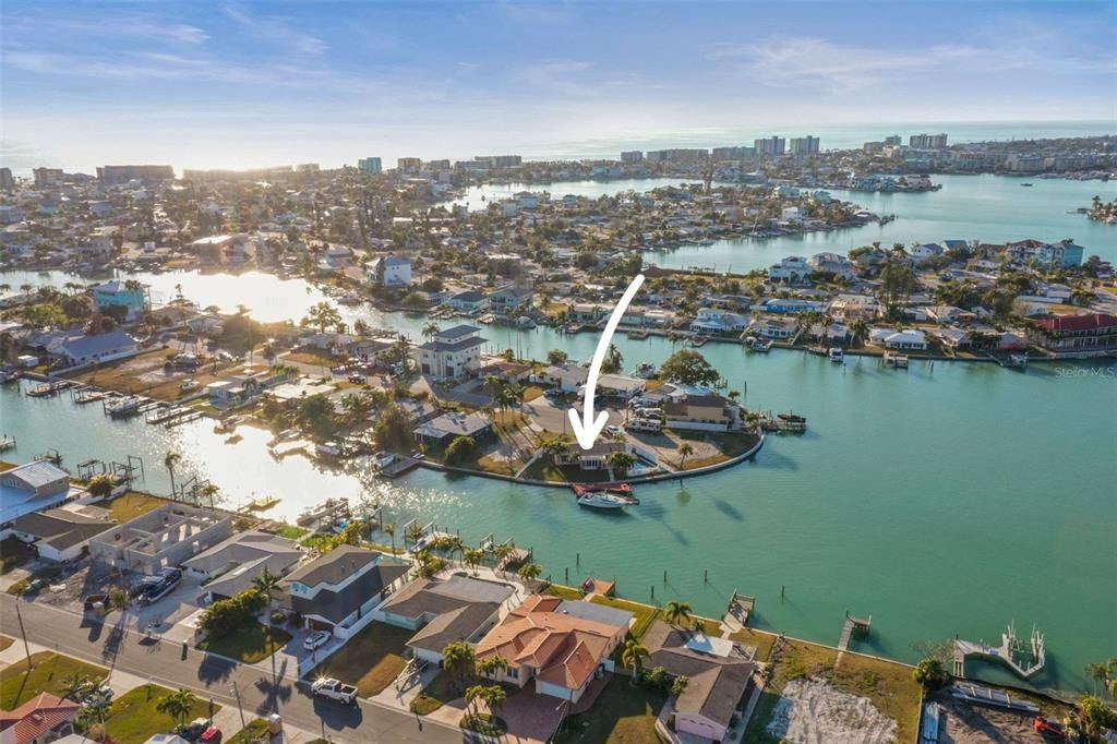 待售: $950,000 (0.21 acres)