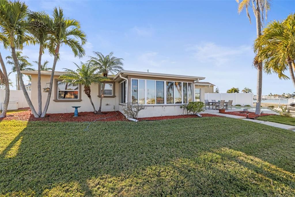 待售: $950,000 (0.21 acres)