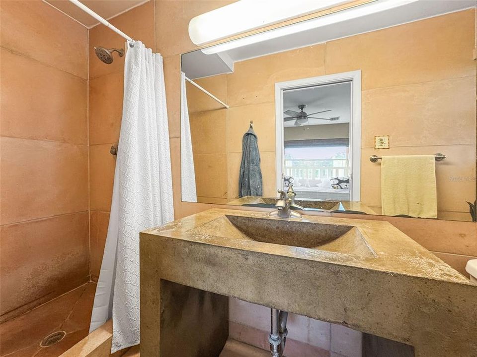 待售: $950,000 (0.21 acres)