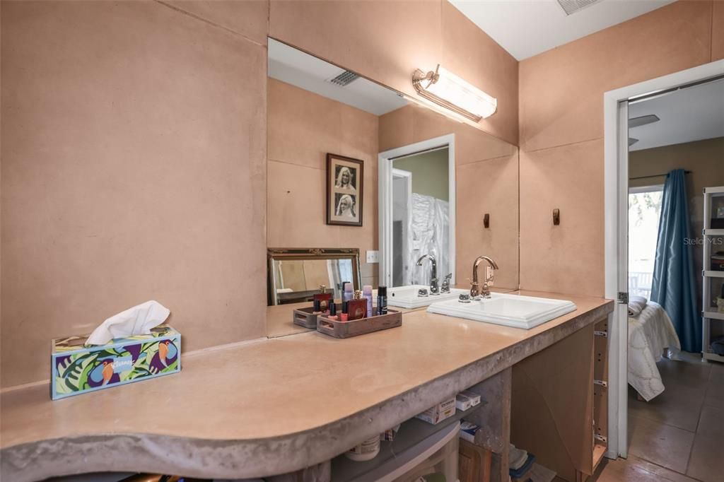 待售: $950,000 (0.21 acres)