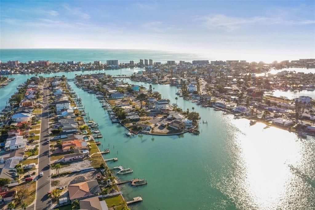 待售: $950,000 (0.21 acres)