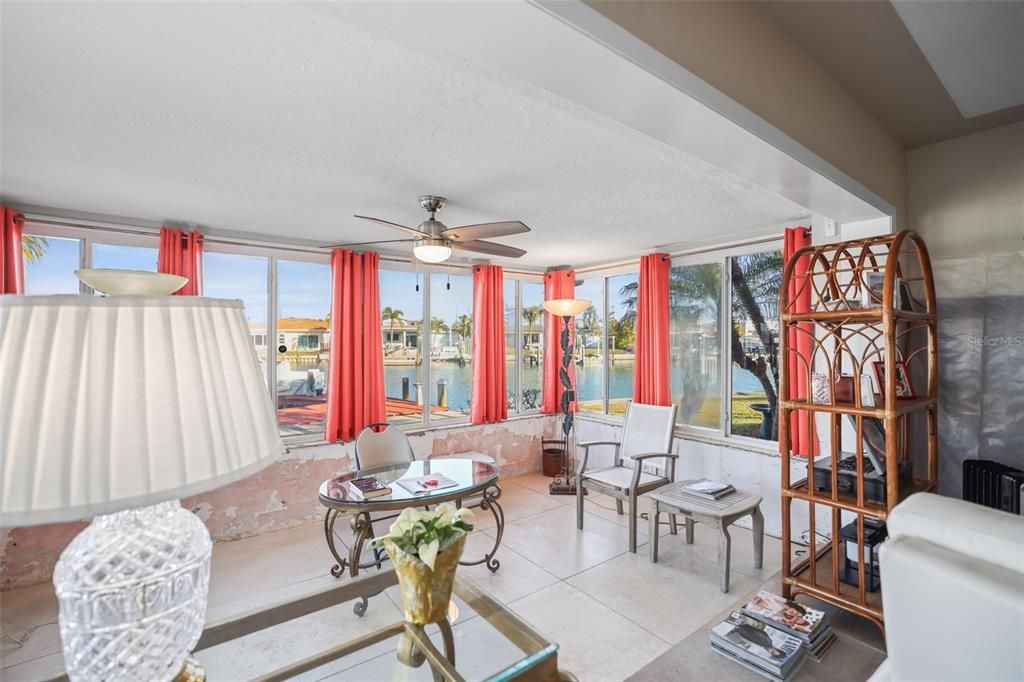 待售: $950,000 (0.21 acres)