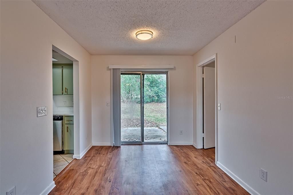 Activo con contrato: $259,900 (3 camas, 2 baños, 1317 Pies cuadrados)