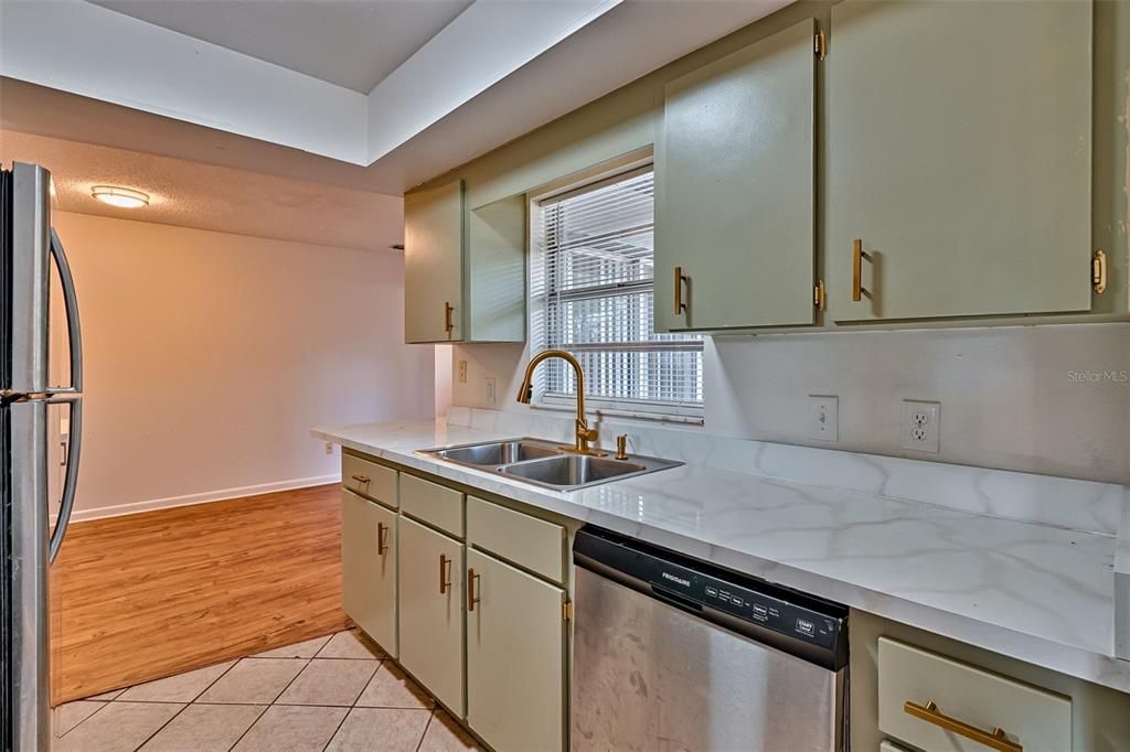 Activo con contrato: $259,900 (3 camas, 2 baños, 1317 Pies cuadrados)