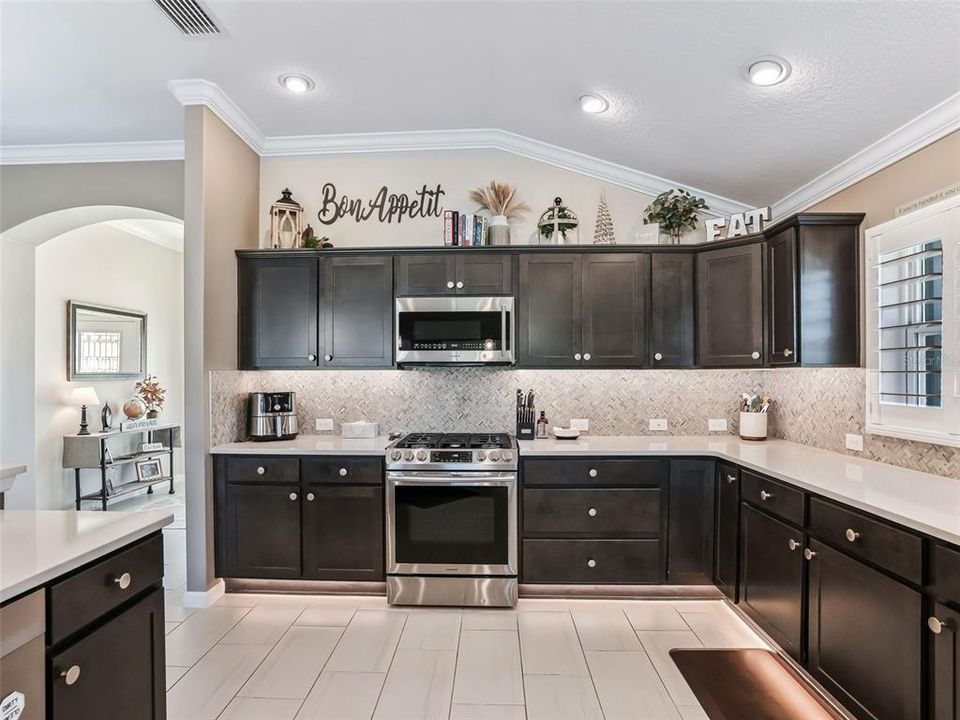 Active With Contract: $679,900 (3 beds, 3 baths, 1905 Square Feet)