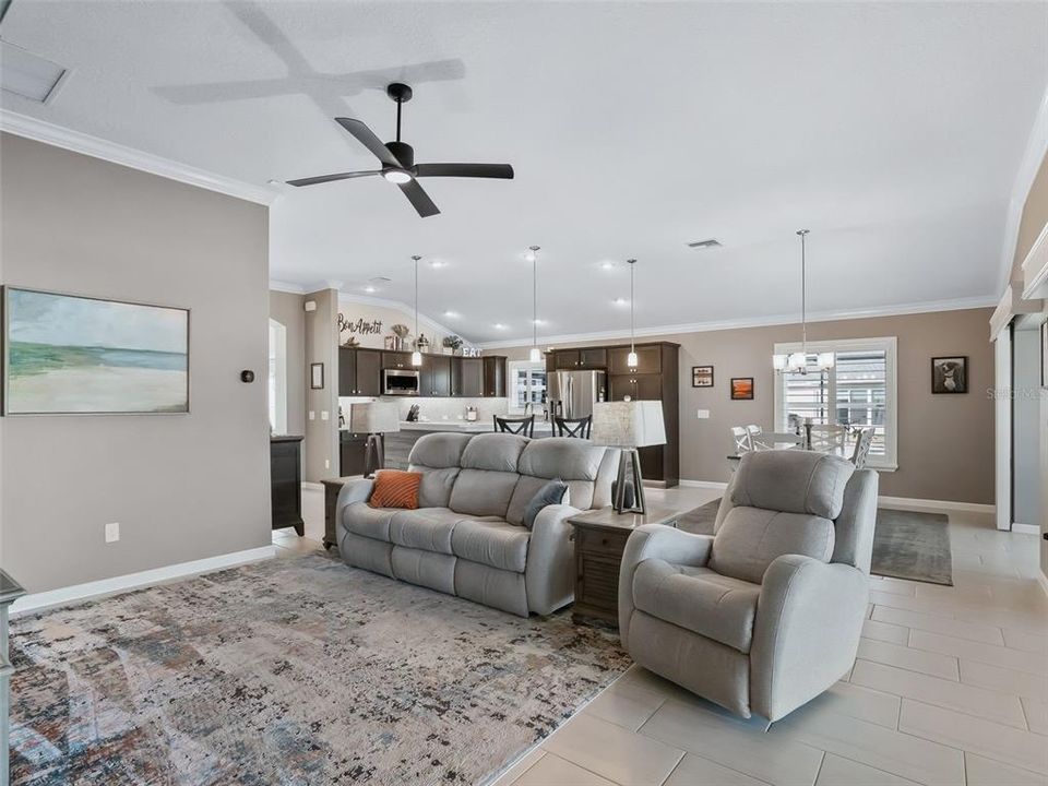 Active With Contract: $679,900 (3 beds, 3 baths, 1905 Square Feet)