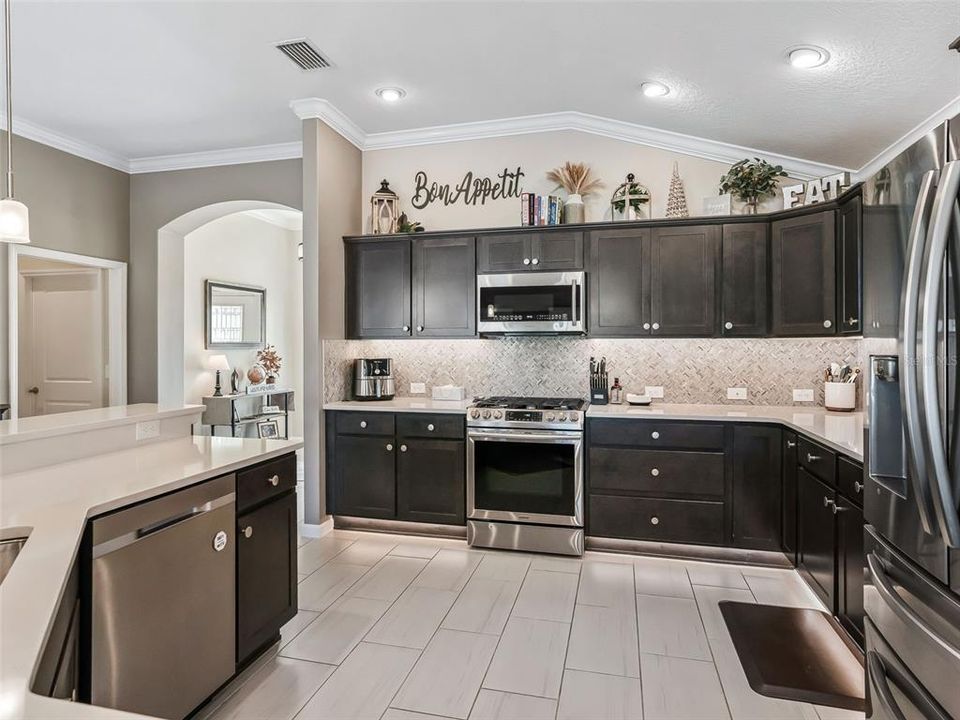 Active With Contract: $679,900 (3 beds, 3 baths, 1905 Square Feet)
