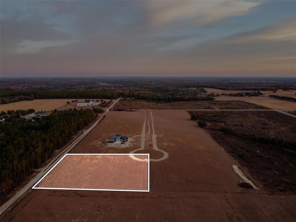 En Venta: $360,000 (3.20 acres)
