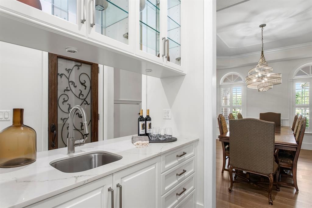 For Sale: $2,625,000 (4 beds, 4 baths, 5059 Square Feet)
