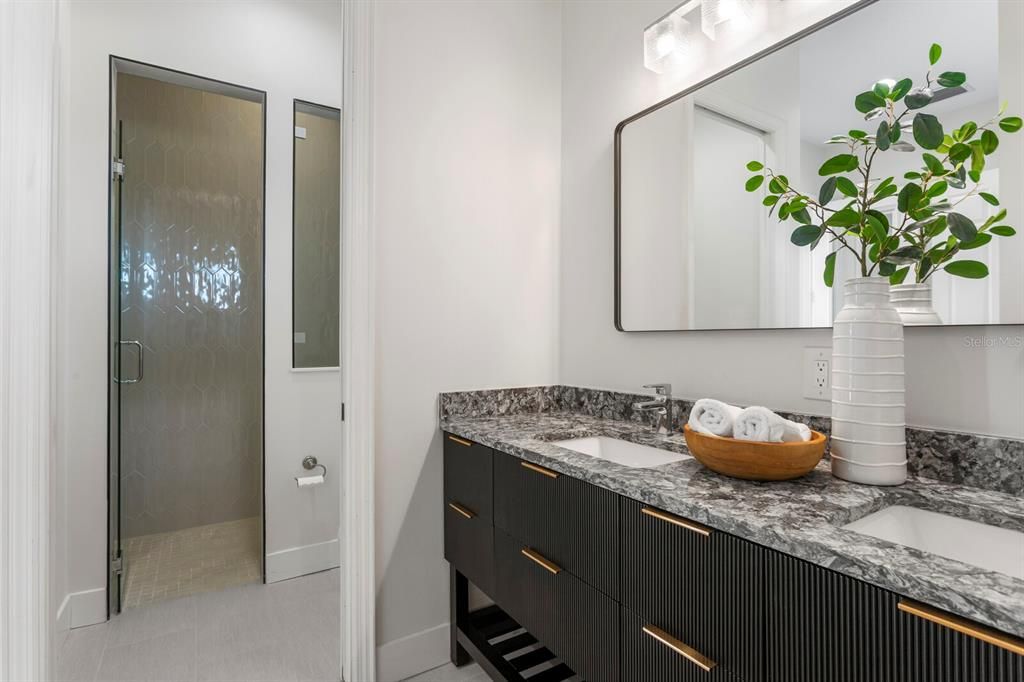 For Sale: $2,625,000 (4 beds, 4 baths, 5059 Square Feet)