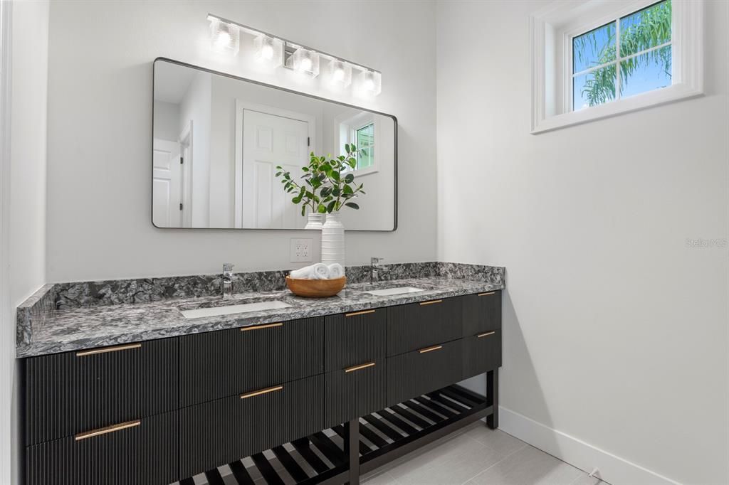 For Sale: $2,625,000 (4 beds, 4 baths, 5059 Square Feet)