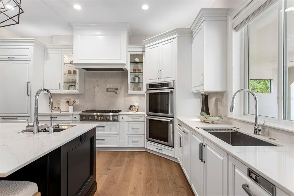For Sale: $2,625,000 (4 beds, 4 baths, 5059 Square Feet)