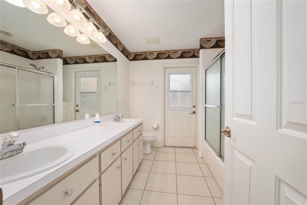 Active With Contract: $489,000 (4 beds, 2 baths, 2604 Square Feet)