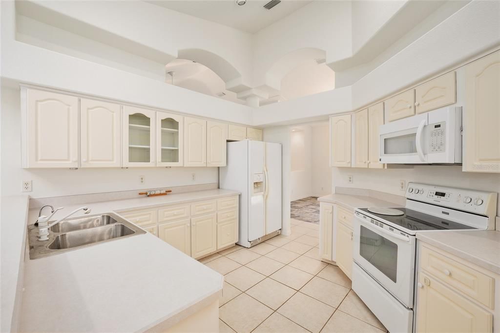 Active With Contract: $489,000 (4 beds, 2 baths, 2604 Square Feet)