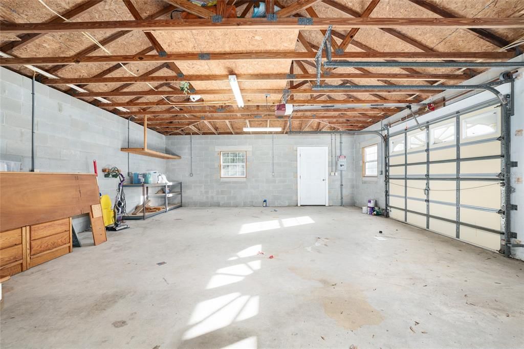 Active With Contract: $489,000 (4 beds, 2 baths, 2604 Square Feet)