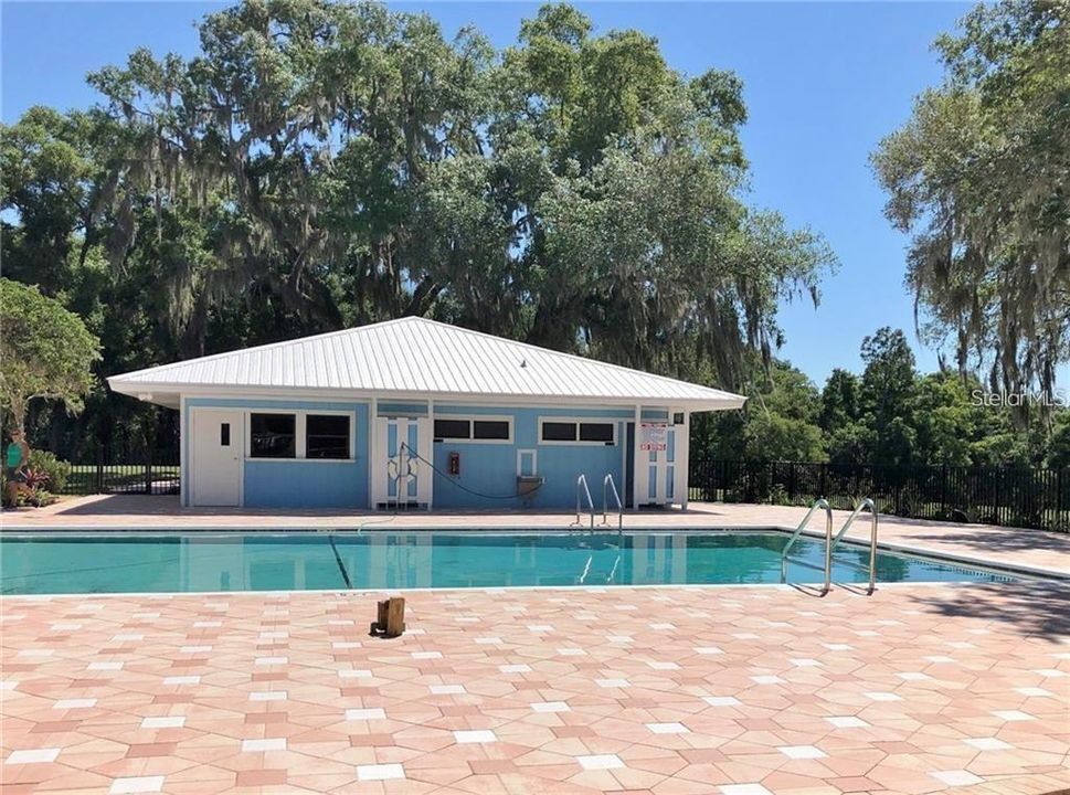 Active With Contract: $489,000 (4 beds, 2 baths, 2604 Square Feet)