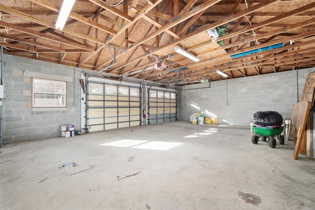 Active With Contract: $489,000 (4 beds, 2 baths, 2604 Square Feet)