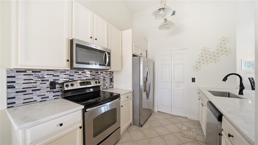 For Sale: $249,900 (3 beds, 2 baths, 1428 Square Feet)