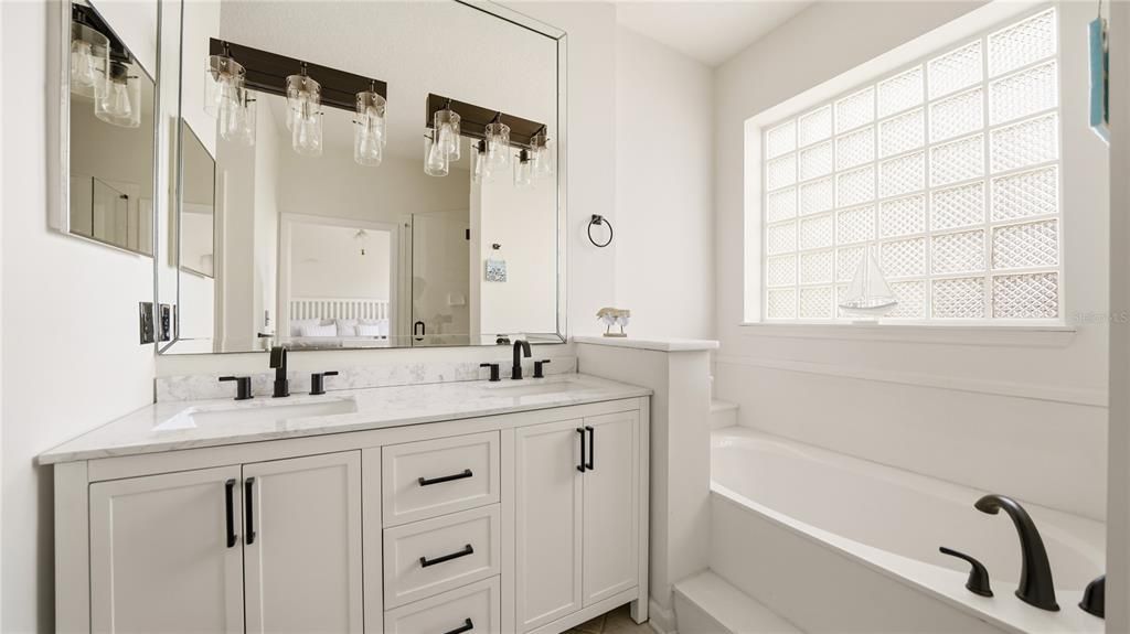For Sale: $249,900 (3 beds, 2 baths, 1428 Square Feet)