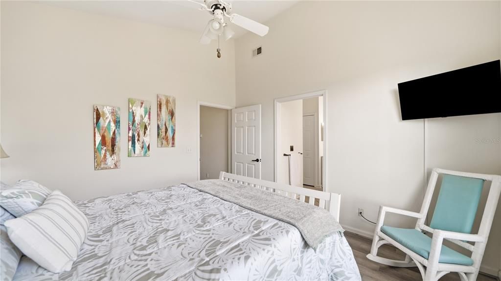 For Sale: $249,900 (3 beds, 2 baths, 1428 Square Feet)