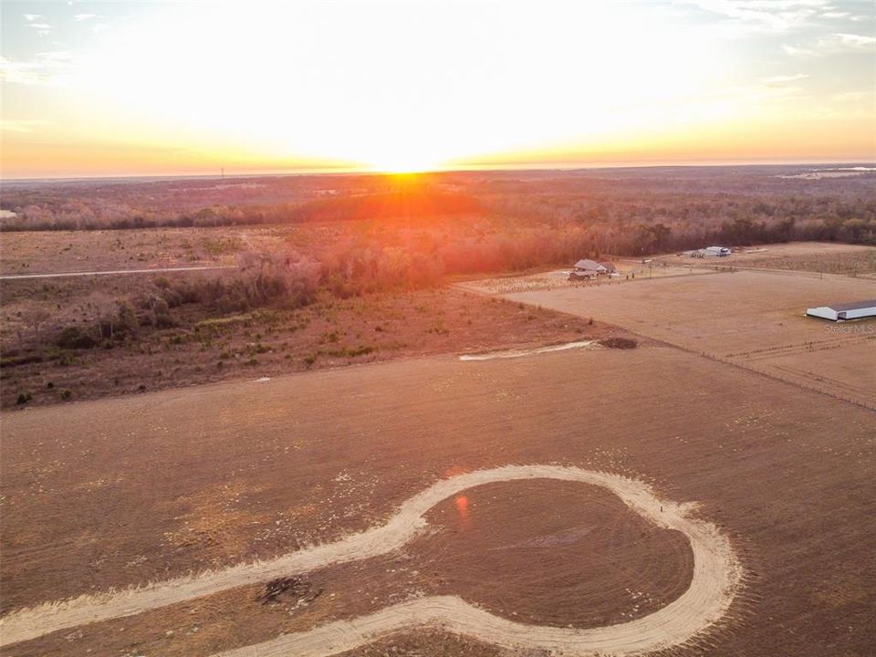 En Venta: $330,000 (3.20 acres)