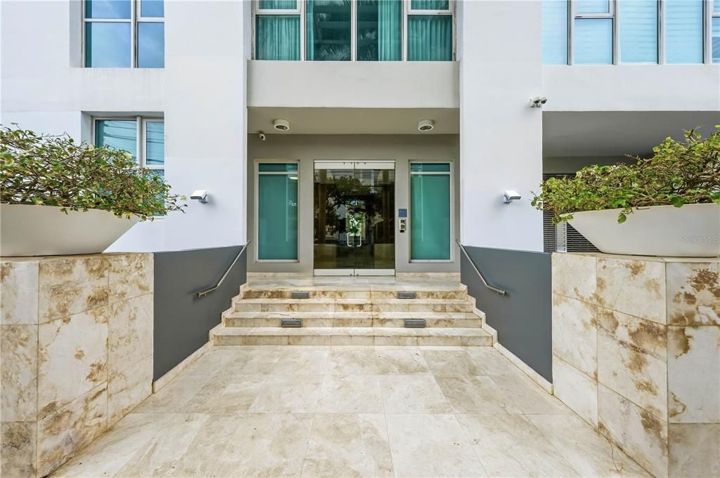 Active With Contract: $2,850,000 (4 beds, 4 baths, 2936 Square Feet)