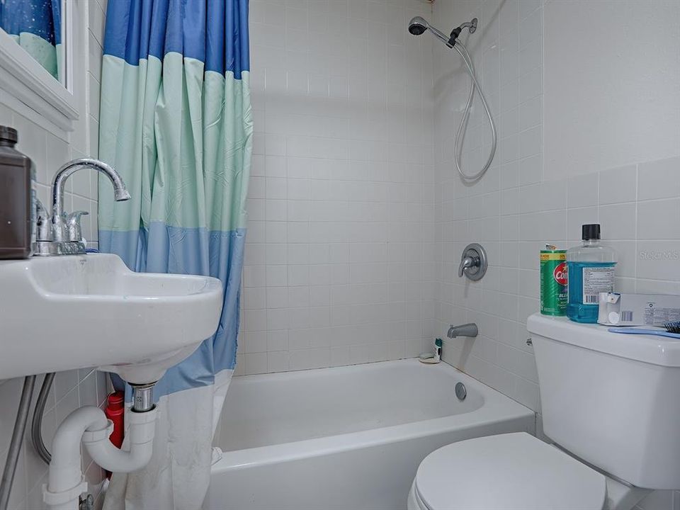 待售: $980,000 (13 贝兹, 0 浴室, 5203 平方英尺)