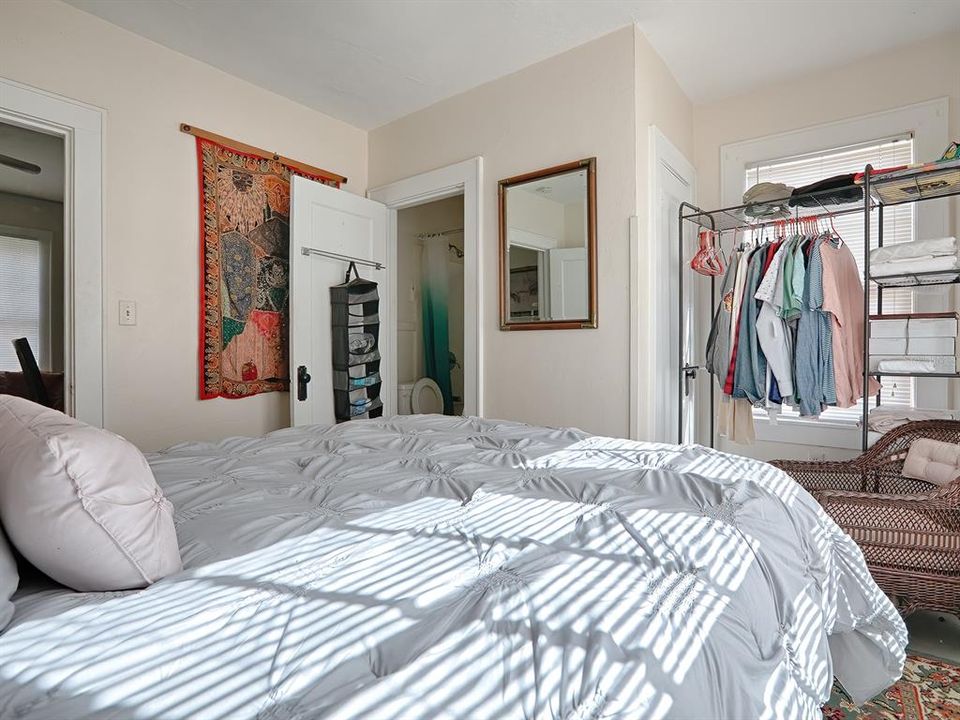 待售: $980,000 (13 贝兹, 0 浴室, 5203 平方英尺)