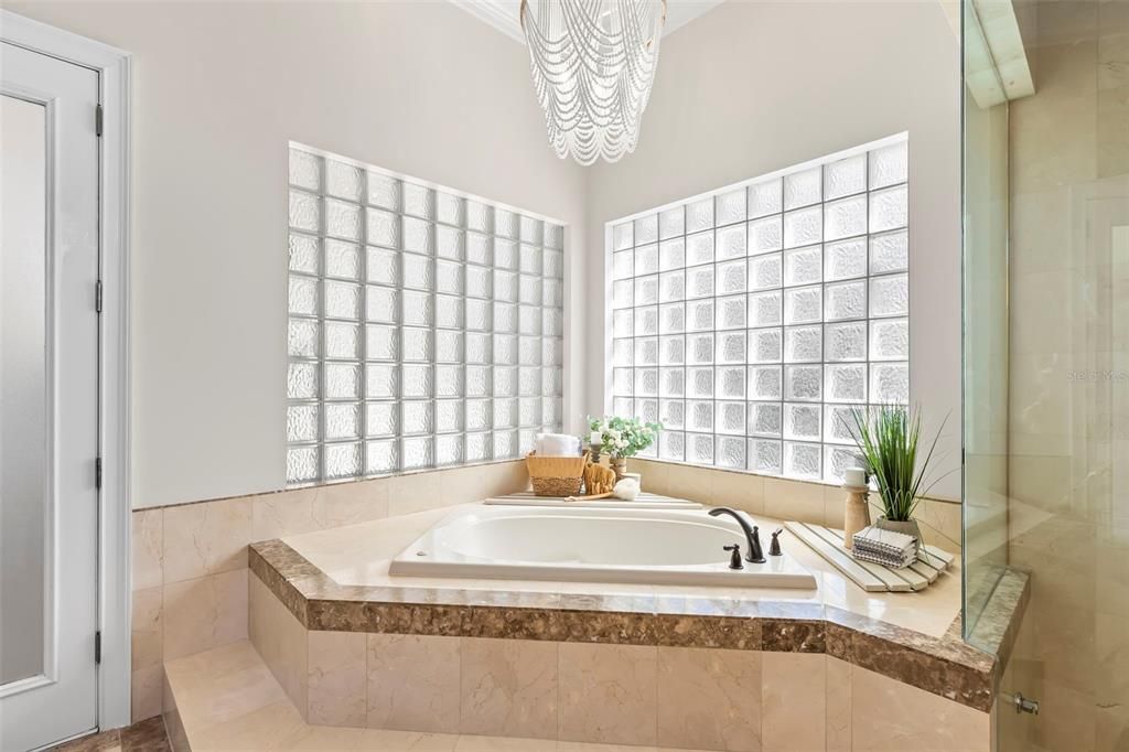 For Sale: $3,749,000 (4 beds, 5 baths, 6367 Square Feet)