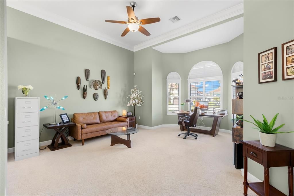 For Sale: $3,749,000 (4 beds, 5 baths, 6367 Square Feet)