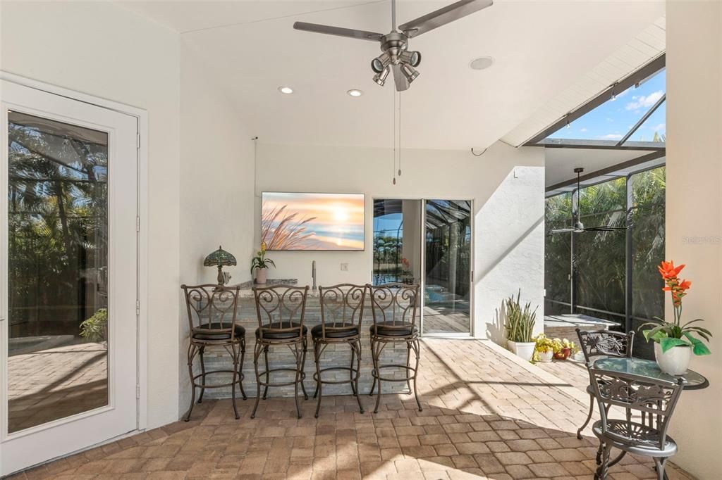 For Sale: $3,749,000 (4 beds, 5 baths, 6367 Square Feet)
