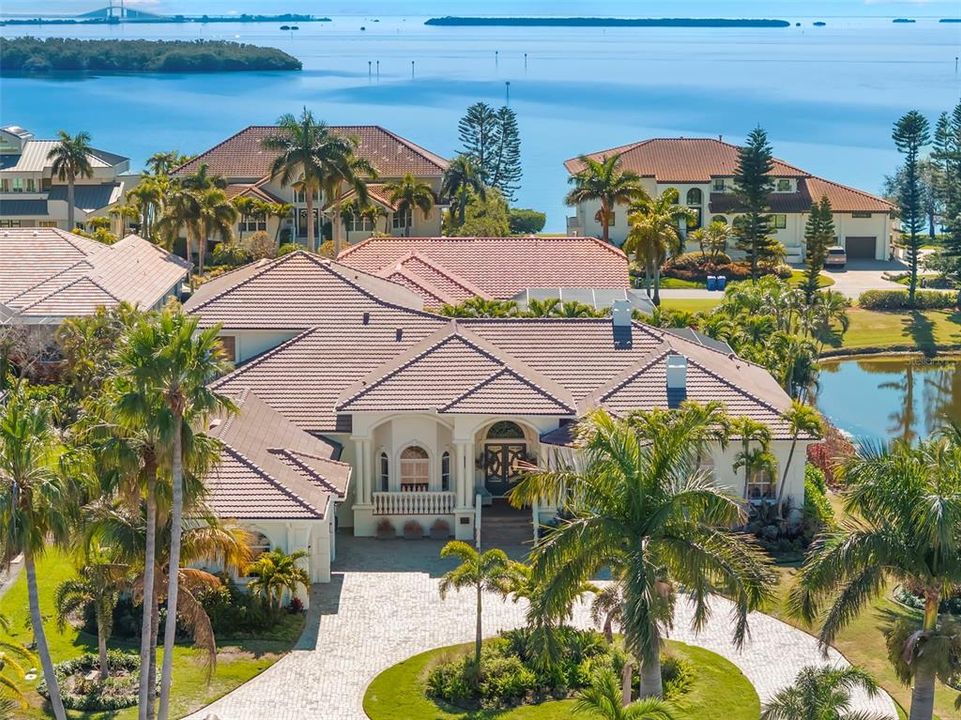For Sale: $3,749,000 (4 beds, 5 baths, 6367 Square Feet)