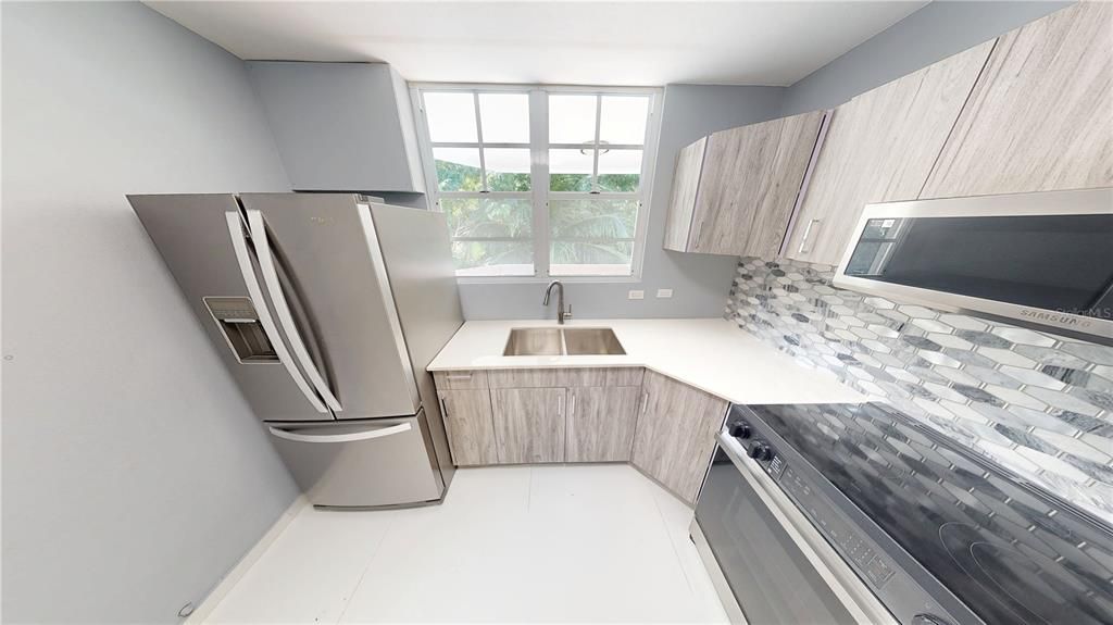 出租: $2,000 (3 贝兹, 2 浴室, 1900 平方英尺)