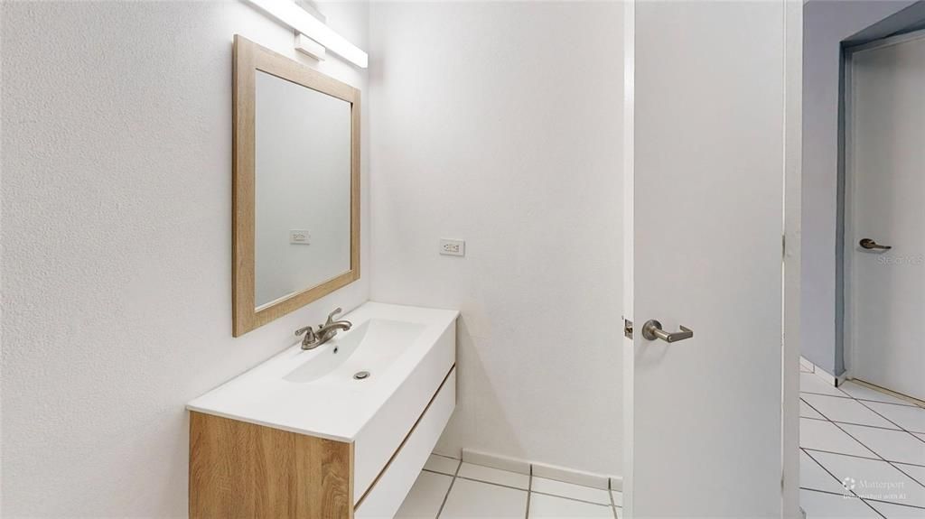 出租: $2,000 (3 贝兹, 2 浴室, 1900 平方英尺)