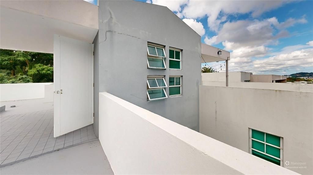 出租: $2,000 (3 贝兹, 2 浴室, 1900 平方英尺)