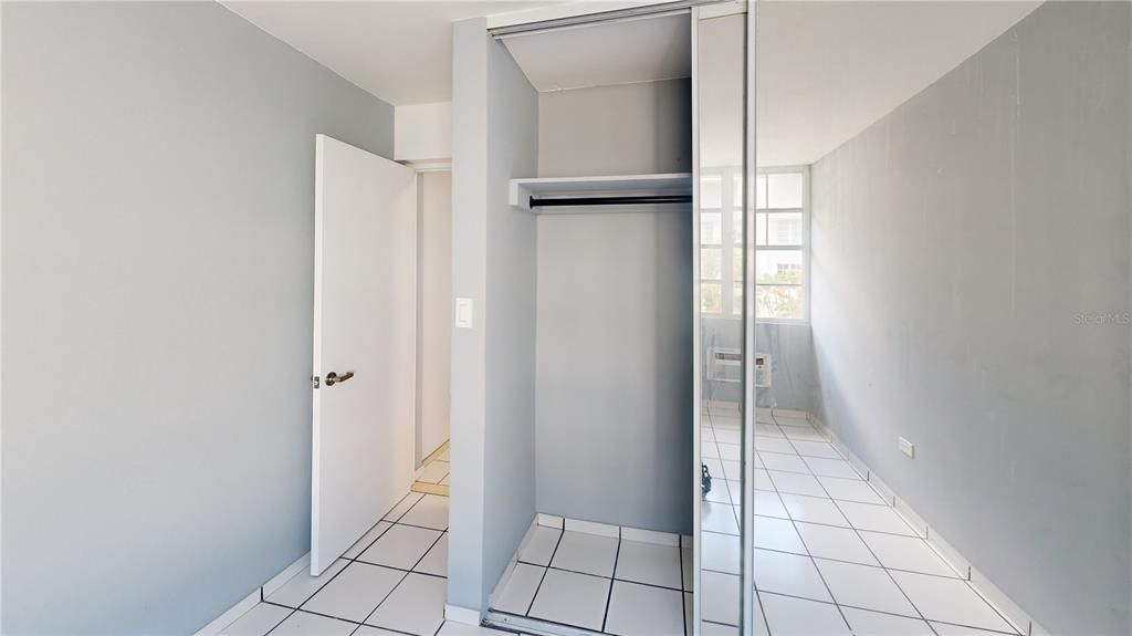 出租: $2,000 (3 贝兹, 2 浴室, 1900 平方英尺)