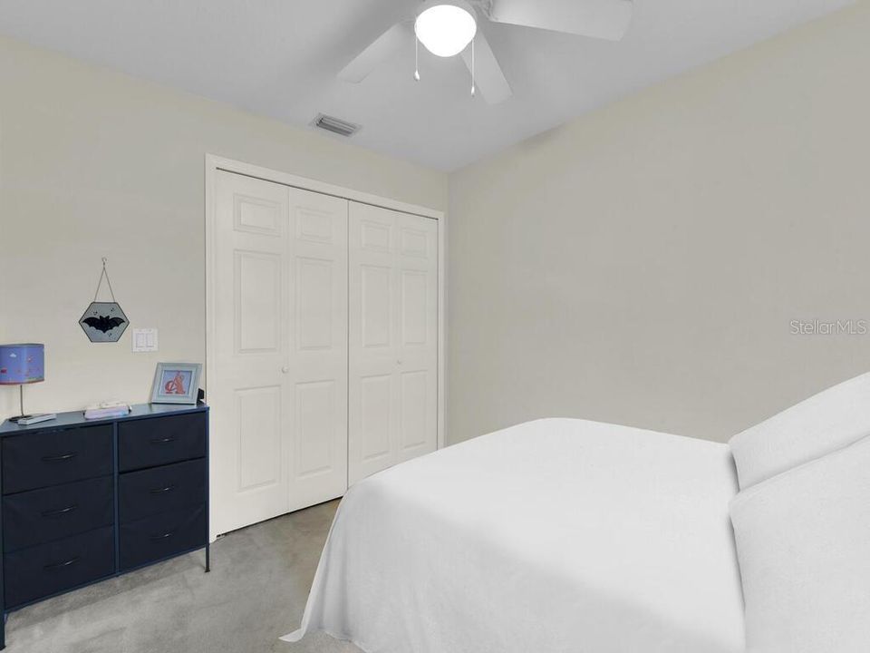 待售: $449,000 (6 贝兹, 0 浴室, 2382 平方英尺)